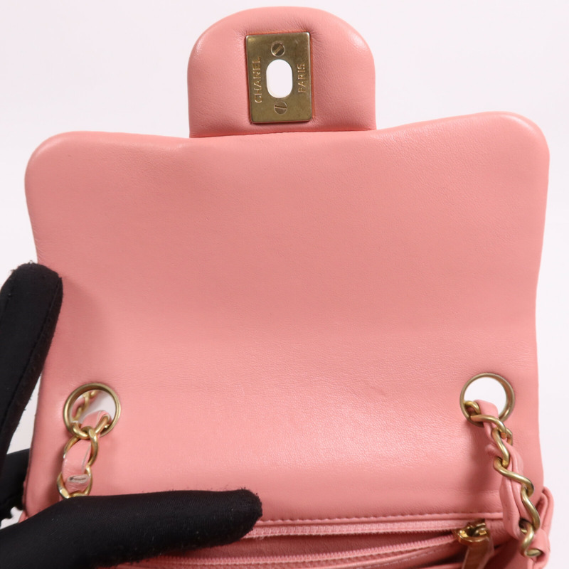 CHANEL 羊皮皮革Mini Classic 17金扣鏈帶肩背袋-15