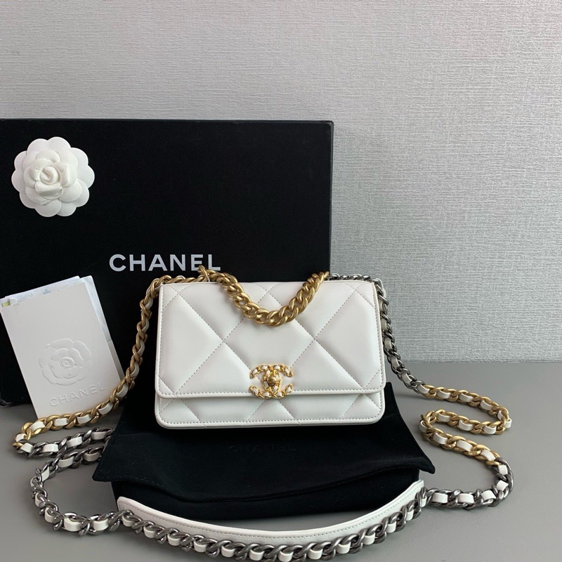 Chanel 23K 19WOC 奶霜白|金扣羊皮|99新|芯片款|全配+24年8月發票|稀有色完美狀態-0