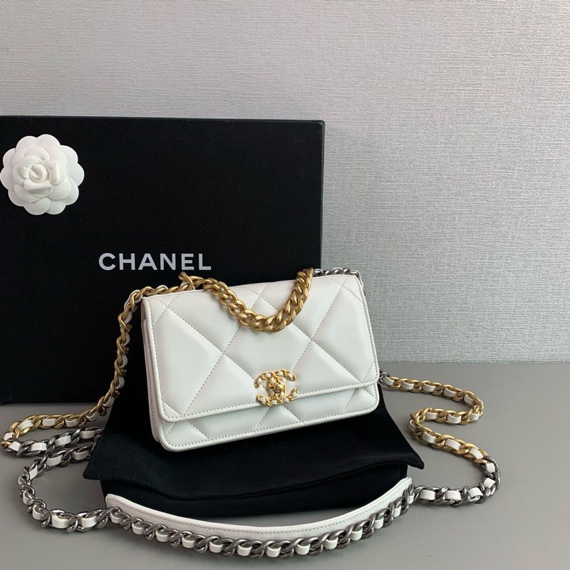 Chanel 23K 19WOC 奶霜白|金扣羊皮|99新|芯片款|全配+24年8月發票|稀有色完美狀態-1