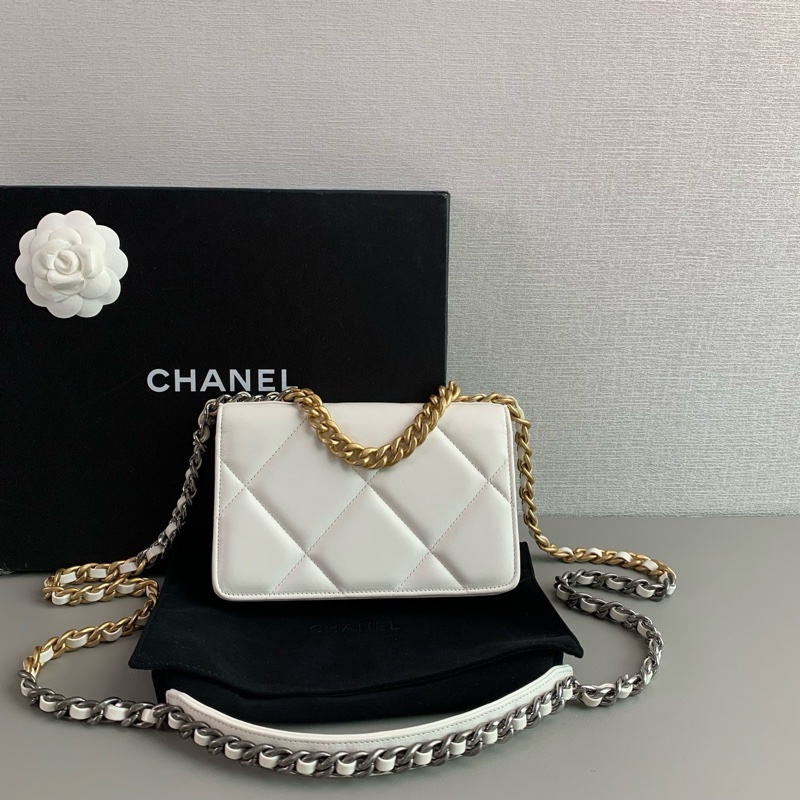 Chanel 23K 19WOC 奶霜白|金扣羊皮|99新|芯片款|全配+24年8月發票|稀有色完美狀態-3