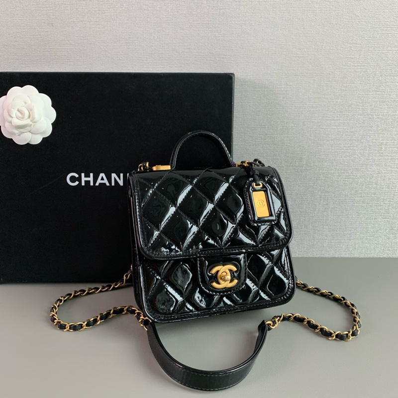 Chanel 22K 黑金漆皮 豆腐郵差包|98新|芯片款|稀有亮面|立體俐落版型|超顯氣質-1