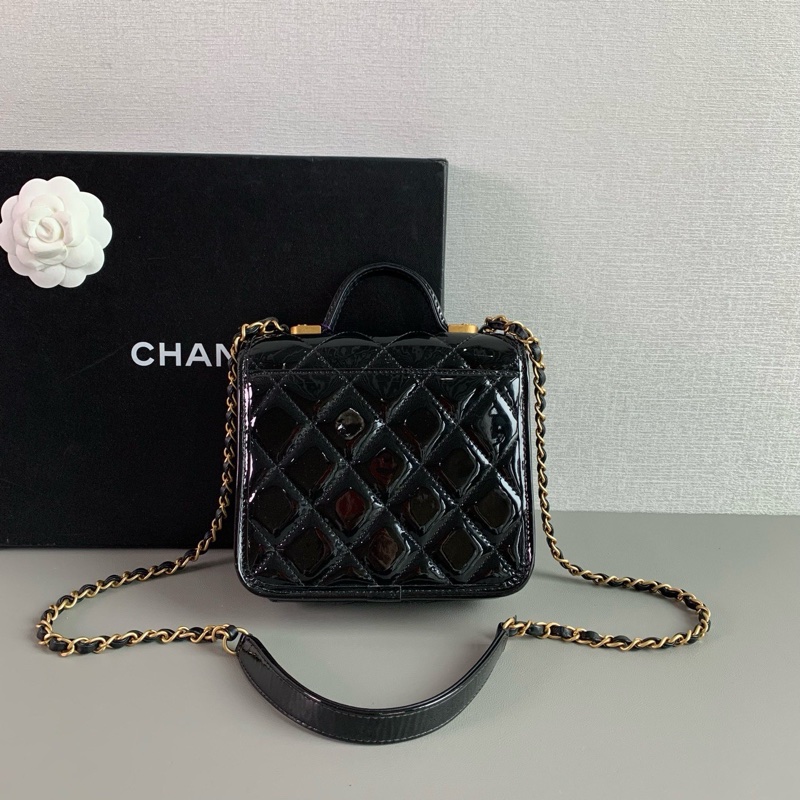 Chanel 22K 黑金漆皮 豆腐郵差包|98新|芯片款|稀有亮面|立體俐落版型|超顯氣質-3