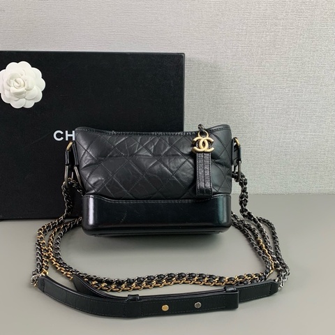 Chanel 小號 黑金流浪包｜98新 25開｜耐用混皮｜體積好背｜經典不敗｜超美狀態