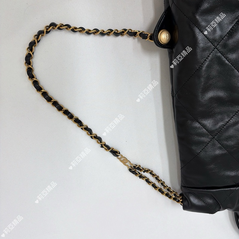莉亞精品♡ Chanel 22bag 黑金雙肩包 二手美包-10