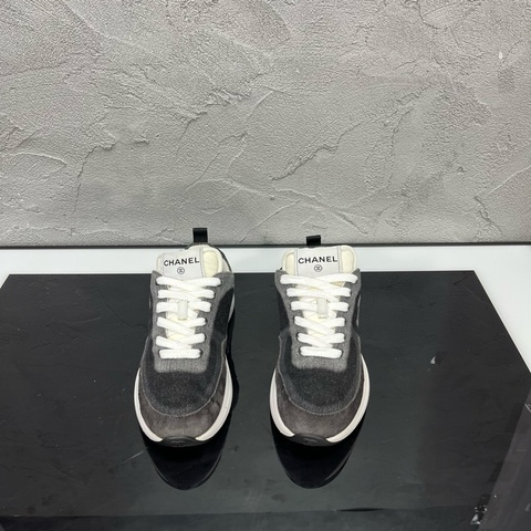 CHANEL 香奈兒 水洗黑白雙C運動鞋/尺碼 35碼/狀態99新