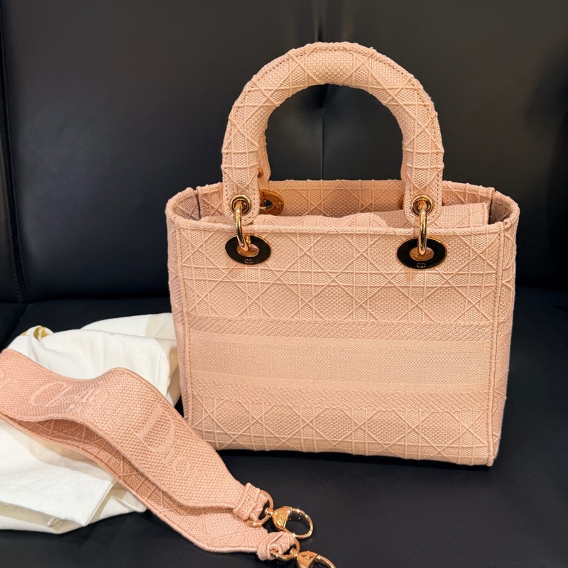 DIOR 粉色藤格紋金扣 帆布戴妃包 20年編碼 尺寸約24×11×20cm-1