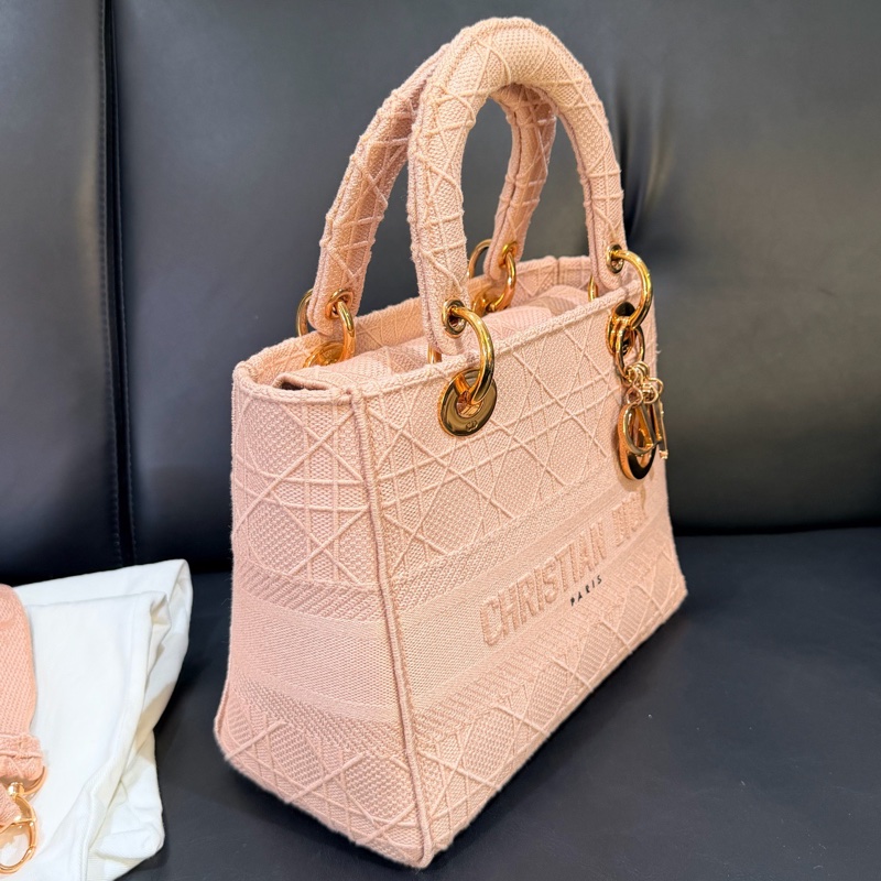 DIOR 粉色藤格紋金扣 帆布戴妃包 20年編碼 尺寸約24×11×20cm-2