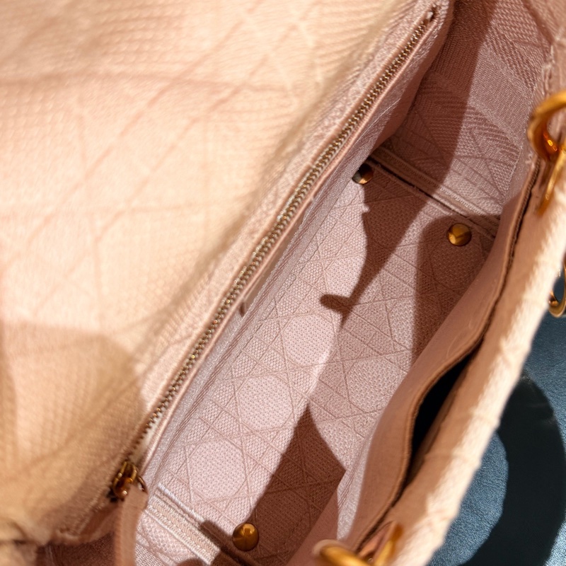 DIOR 粉色藤格紋金扣 帆布戴妃包 20年編碼 尺寸約24×11×20cm-6