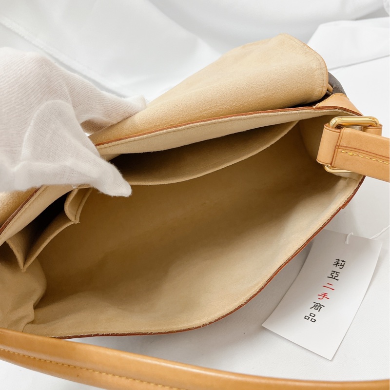 莉亞精品♡LV M40121 Beverly 腋下包 二手-14