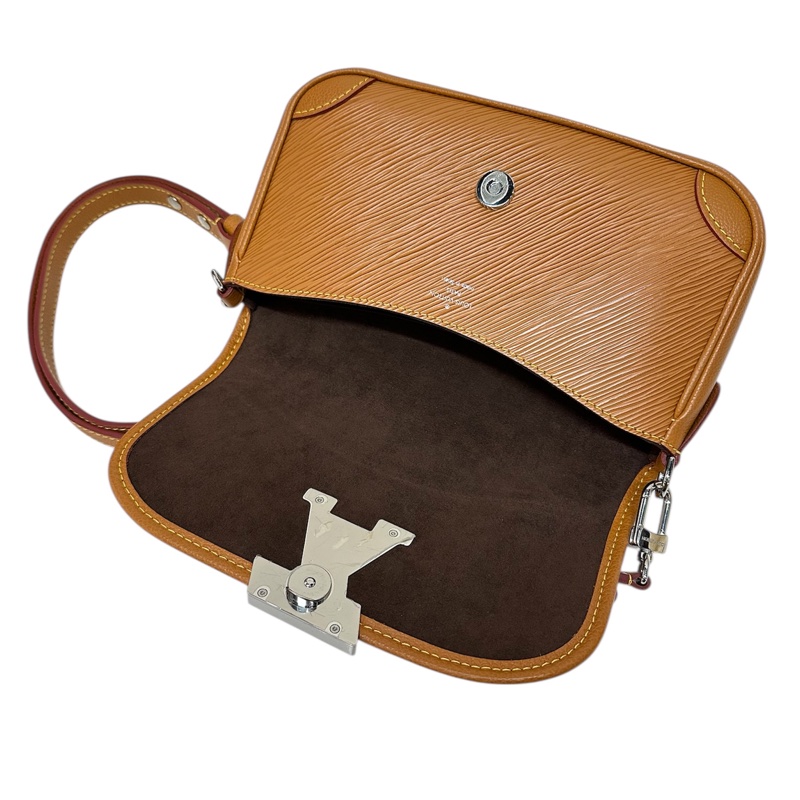LV M59459 Epi leather Buci 全皮側孭斜孭袋-12