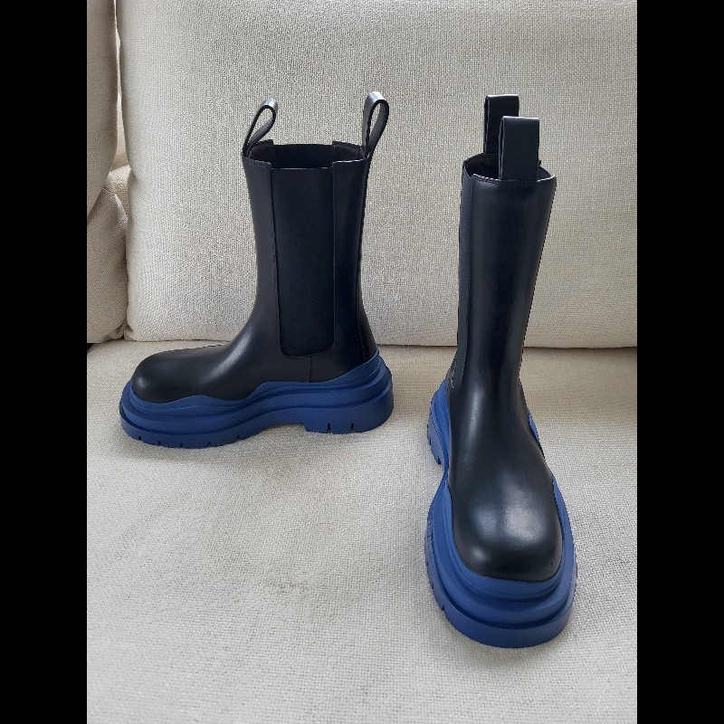 Bottega Veneta BV 黑色皮革靴子 配藍色鞋底 38碼-2
