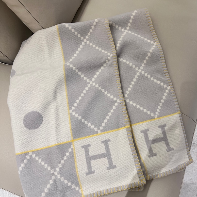 售全新Hermes 小朋友毛毯-1