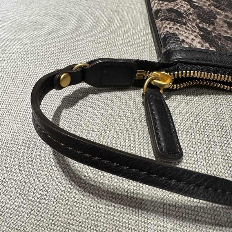 💝《近全新閒置品》MCM Visetos豹紋 手拿包/肩背包-3