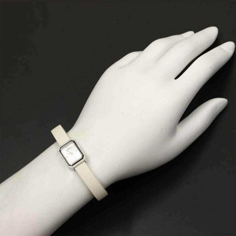 香奈兒 Premiere H2433 鑲鑽錶圈女錶，鑲嵌 4 顆鑽石，白色錶殼，橡膠錶帶，石英機芯-2