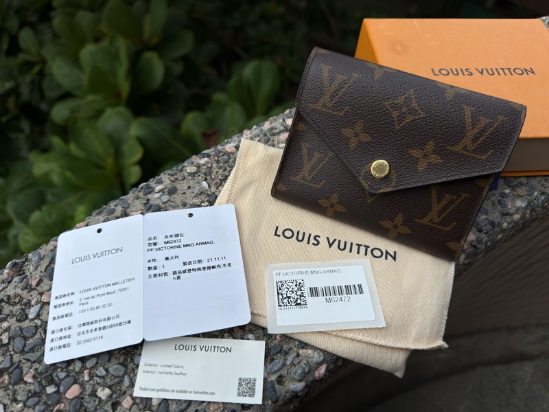 二手LV原花 M62472 Victorine 錢包金釦咖啡色內裡三折短夾-0