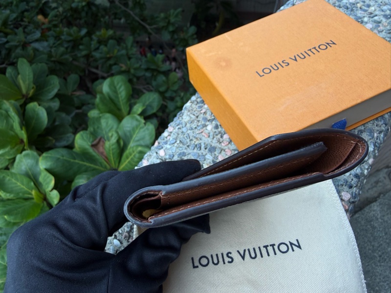 二手LV原花 M62472 Victorine 錢包金釦咖啡色內裡三折短夾-4