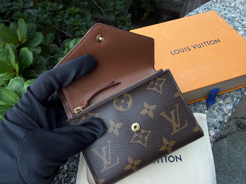二手LV原花 M62472 Victorine 錢包金釦咖啡色內裡三折短夾-5