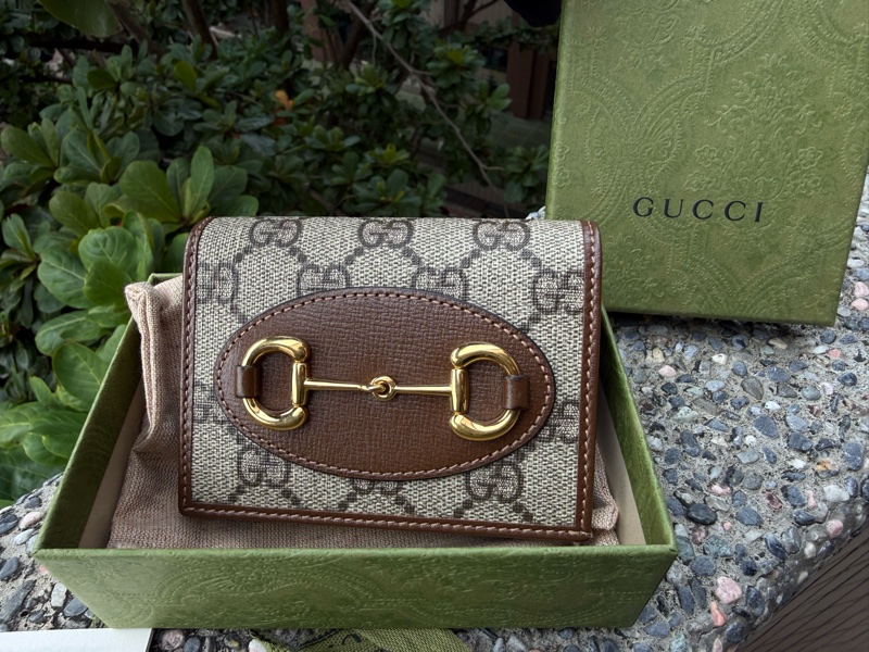 二手真品 GUCCI 1955系列 PVC Horsebit 復古焦糖色馬銜釦 621887對開釦子短夾-1