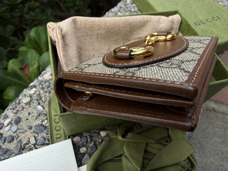 二手真品 GUCCI 1955系列 PVC Horsebit 復古焦糖色馬銜釦 621887對開釦子短夾-5