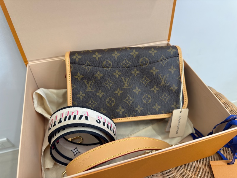 全新Louis Vuitton老花Diane法棍手提側背斜背包M45985-2