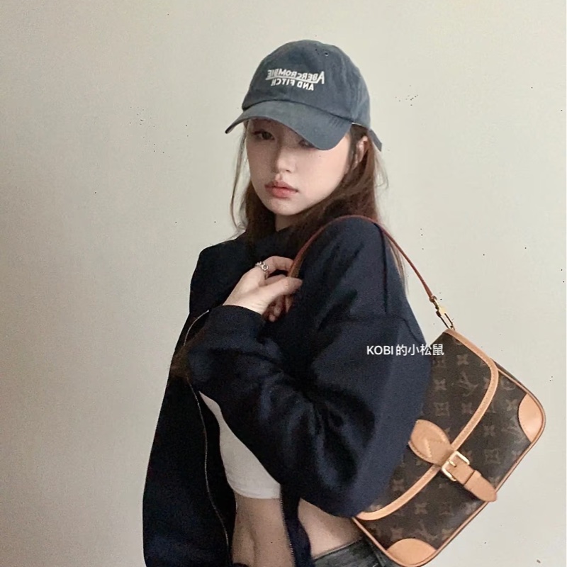 全新Louis Vuitton老花Diane法棍手提側背斜背包M45985-11