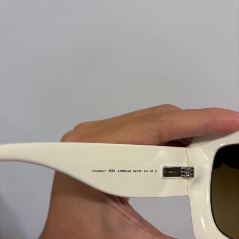 香奈兒Chanel 黑白方框墨鏡-10