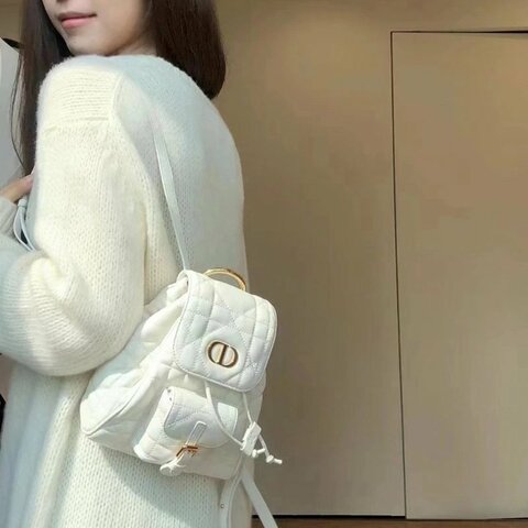 DIOR 奶白色金扣羊皮小號DiorCaro雙肩包17*19*8 98新配件塵袋