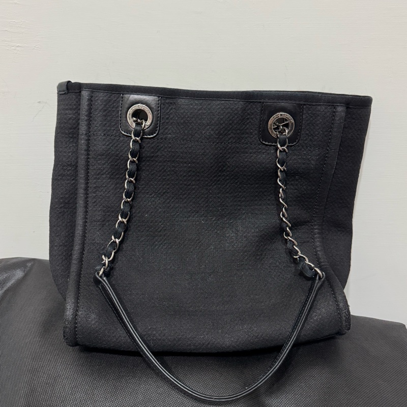 Chanel 水洗牛仔布托特包迷你沙灘包黑銀扣小號-1