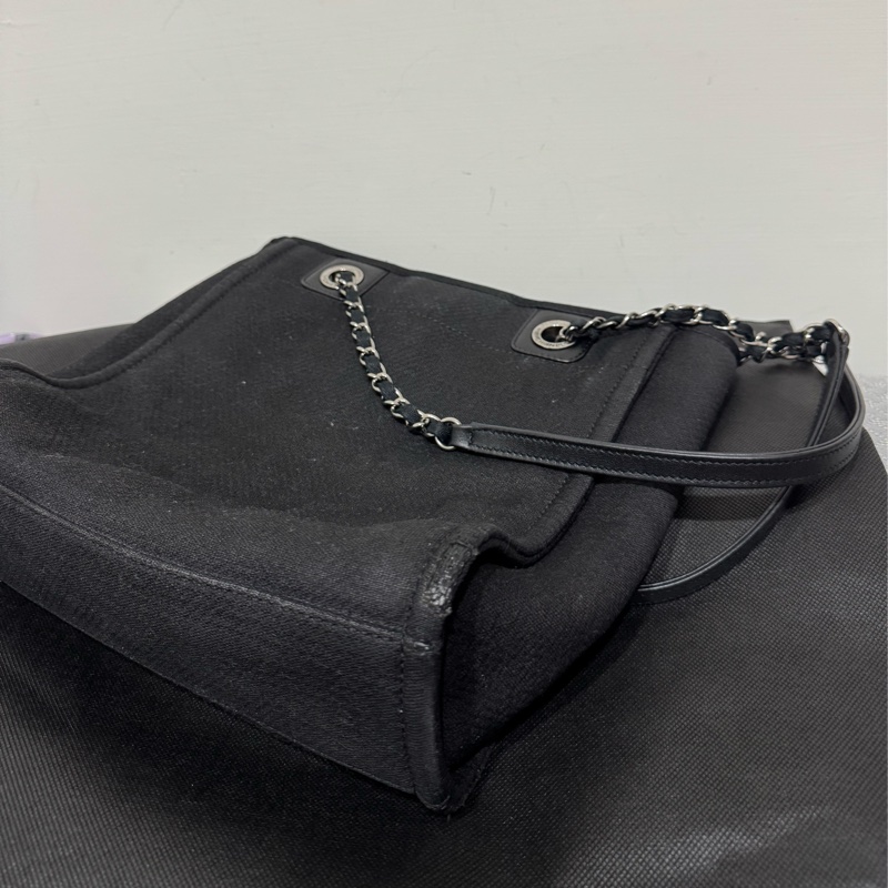 Chanel 水洗牛仔布托特包迷你沙灘包黑銀扣小號-9