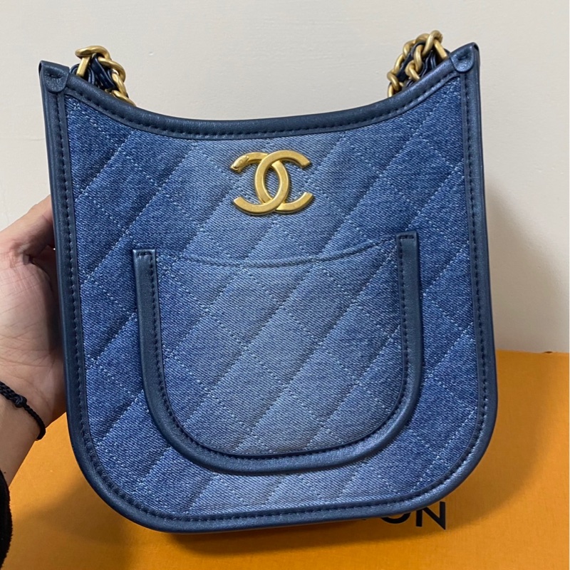 小巴黎二手名牌 未使用chanel 新款小流浪包 牛仔Hobo短長背帶 最新款 雙背帶 晶片款-4