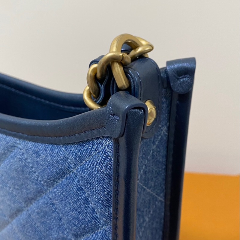 小巴黎二手名牌 未使用chanel 新款小流浪包 牛仔Hobo短長背帶 最新款 雙背帶 晶片款-12