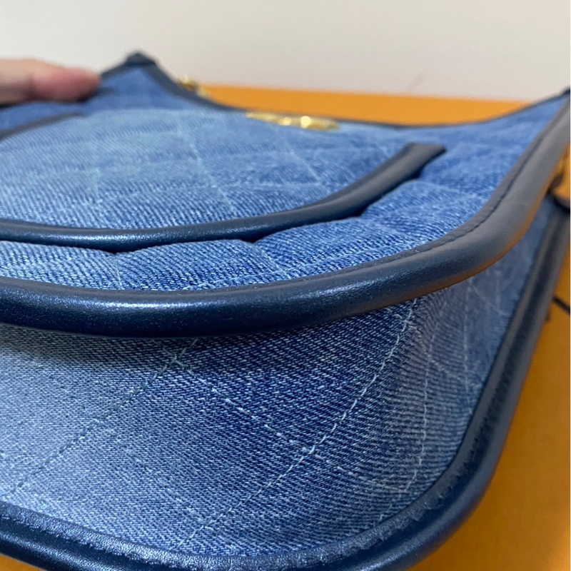 小巴黎二手名牌 未使用chanel 新款小流浪包 牛仔Hobo短長背帶 最新款 雙背帶 晶片款-14