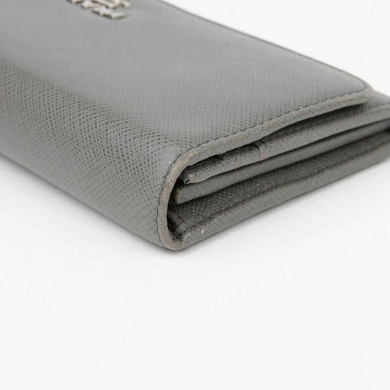 PRADA 1M1132 金屬Logo長錢包-10