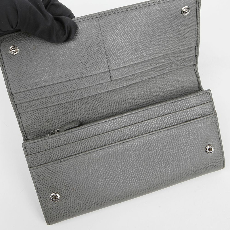 PRADA 1M1132 金屬Logo長錢包-11