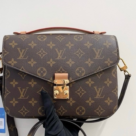 LV路易威登 經典老花郵差包