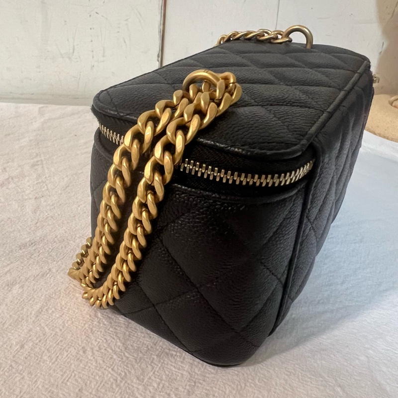 ෆ Chanel愛心調節扣化妝盒的包🖤-8