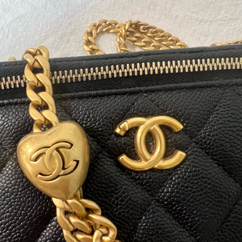 ෆ Chanel愛心調節扣化妝盒的包🖤-14