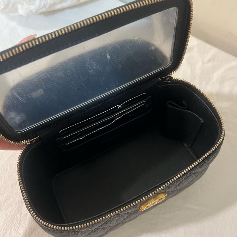 ෆ Chanel愛心調節扣化妝盒的包🖤-15