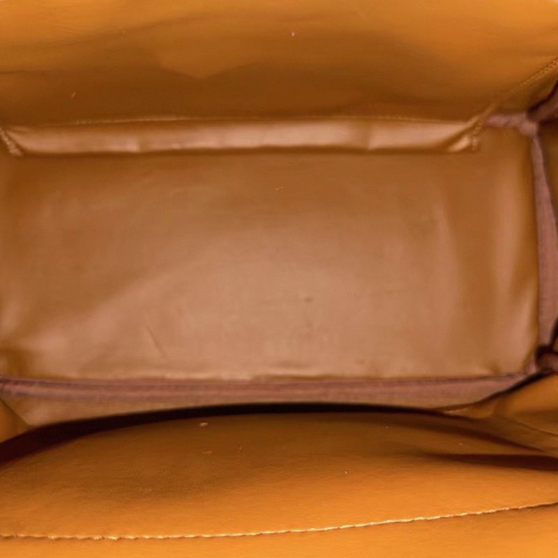 MCM 黑色鉚釘大號後背包33*37*18 98新-4