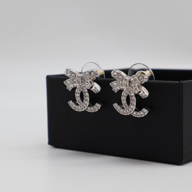 CHANEL 23S蝴蝶結雙C水鑽耳環-1