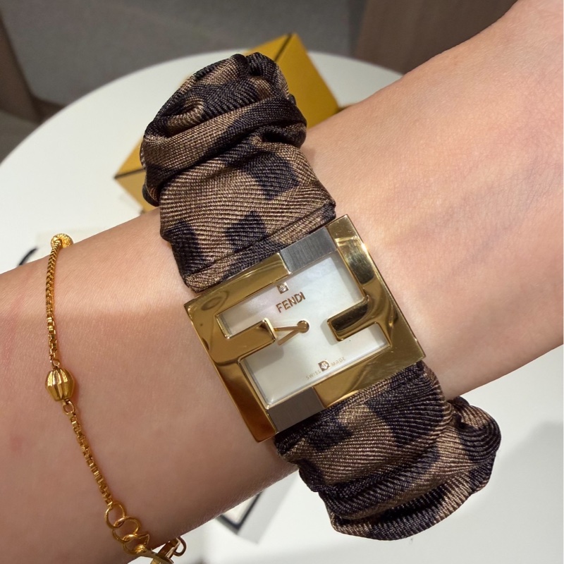 FENDI 芬迪 Fendimania Baguette FF 錶圈 長方形 瑞士製 腕錶 女錶 手錶-3