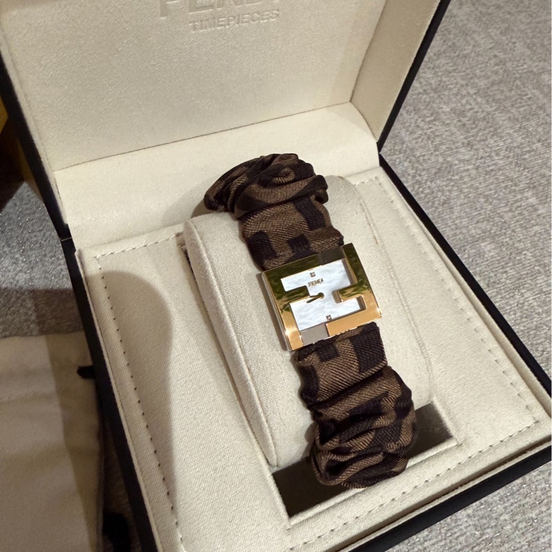 FENDI 芬迪 Fendimania Baguette FF 錶圈 長方形 瑞士製 腕錶 女錶 手錶-10