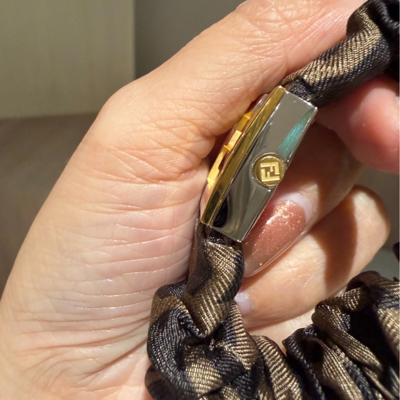 FENDI 芬迪 Fendimania Baguette FF 錶圈 長方形 瑞士製 腕錶 女錶 手錶-13