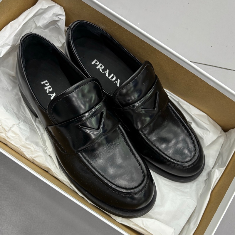 Prada新款黑色鏤空三角女士樂福鞋 36碼 全新-0