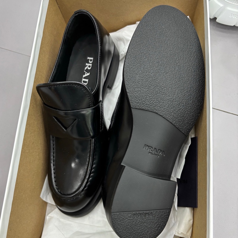Prada新款黑色鏤空三角女士樂福鞋 36碼 全新-1