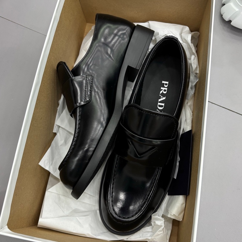 Prada新款黑色鏤空三角女士樂福鞋 36碼 全新-2