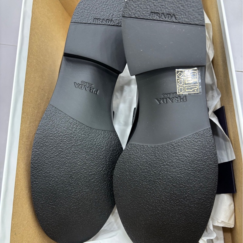 Prada新款黑色鏤空三角女士樂福鞋 36碼 全新-3