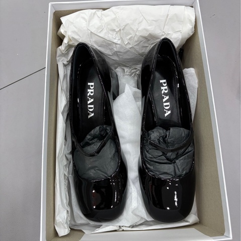 Prada黑色漆皮瑪莉珍鞋 36碼 全新