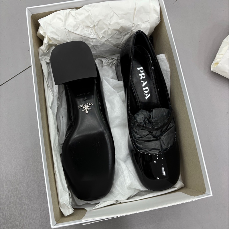 Prada黑色漆皮瑪莉珍鞋 36碼 全新-1