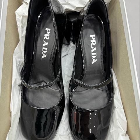 Prada黑色漆皮瑪莉珍鞋 36碼 全新